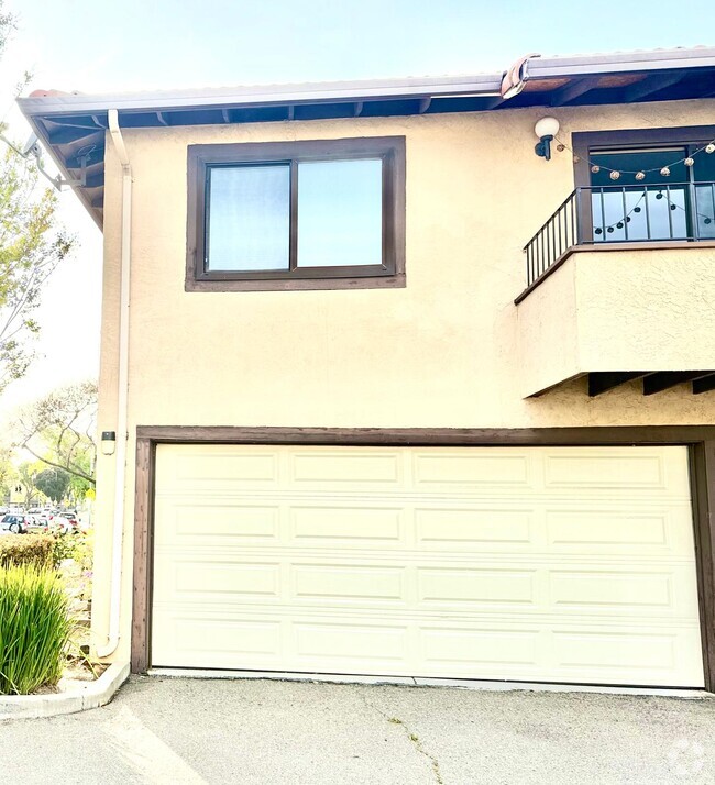 Building Photo - 36862 San Pedro Dr