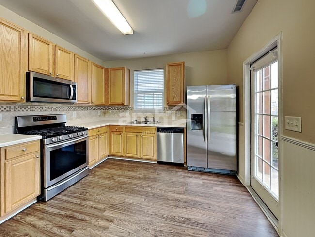 Building Photo - 5104 Mabe Dr