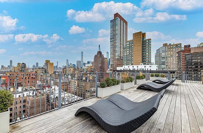 Building Photo - W 70th St