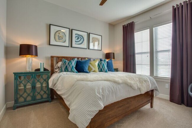 Foto del edificio - The Michael at Presidio | 6 Weeks Free | P...