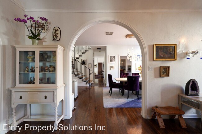 Building Photo - 6 br, 5 bath House - 1949 N Catalina St. L...