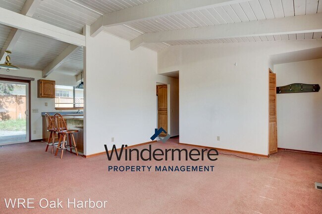 Foto del edificio - 3 br, 1.5 bath House - 930 Burroughs Ave