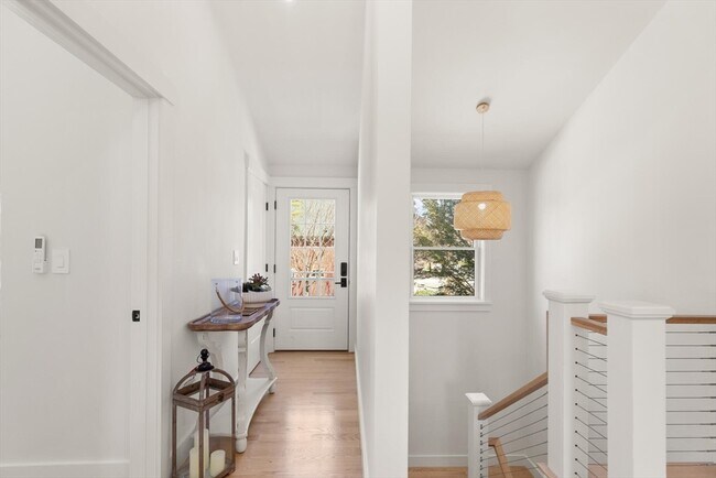 Foto del edificio - 40 Thurston Point Rd