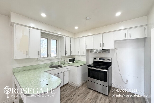 Photo du bâtiment - Spacious 3-Bedroom, 1-Bath Home in Scarbor...
