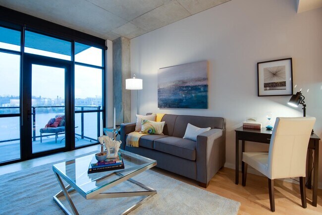Building Photo - Luxury 1 Bedroom Condo with River Views, B...