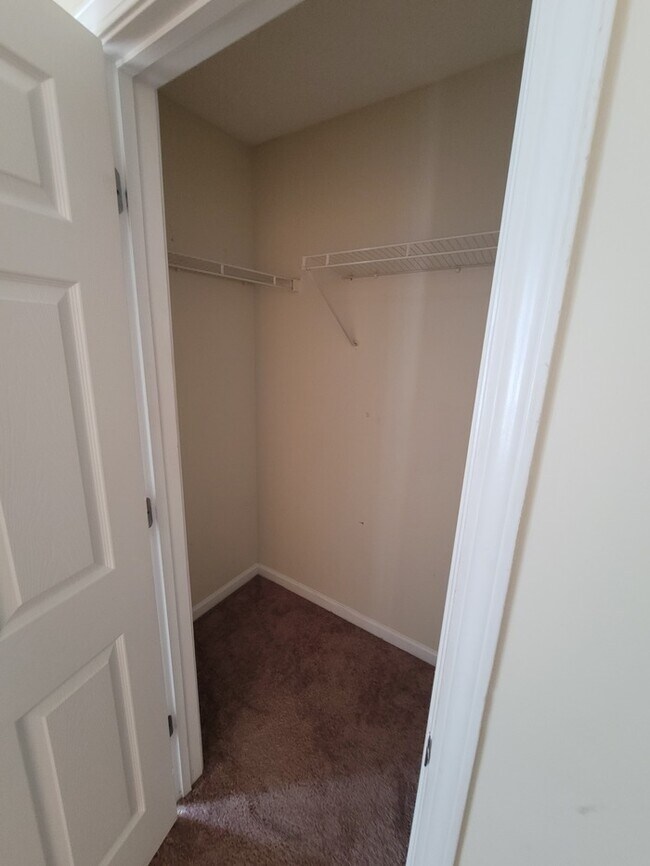 Foto del edificio - 3BR Townhome, Total Electric