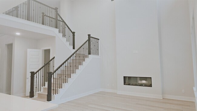 Building Photo - 26018 Maple Bloom Dr