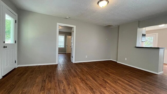 Foto del edificio - Updated 2 bed/1 bath home!