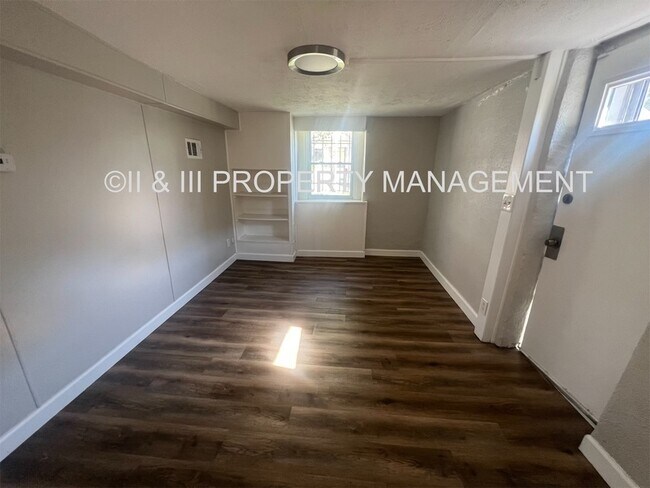 Building Photo - 215-217 West 37th St Apt-213G