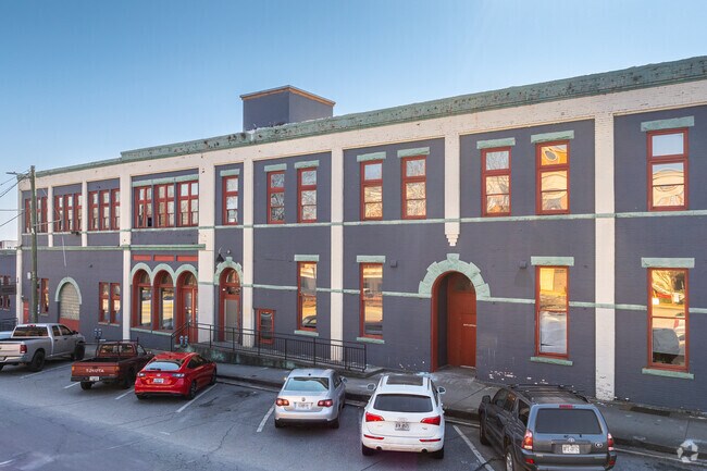 Lateral del edificio - Farmer's Exchange Student Lofts