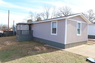 Building Photo - 124 N Violet St