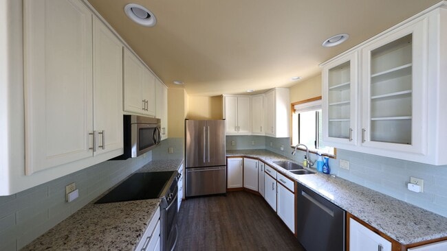 Building Photo - Incredible Views - 3 Bed 2.5 Bath - NAS Wh...