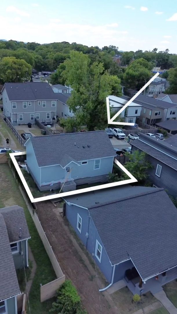 Foto del edificio - Sleek, Brand-New Nashville Living with Private Alley Access