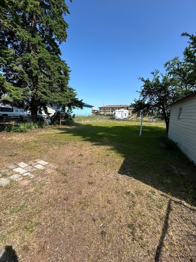 Building Photo - 1 Bedroom rancher house #1133