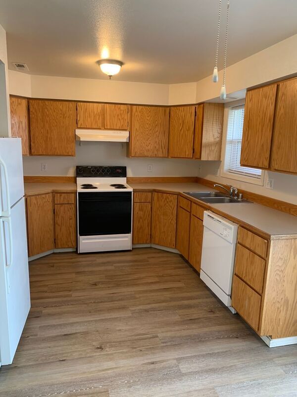 1114 N Cleveland St Unit D, Kennewick, WA 99336 Condo for Rent in