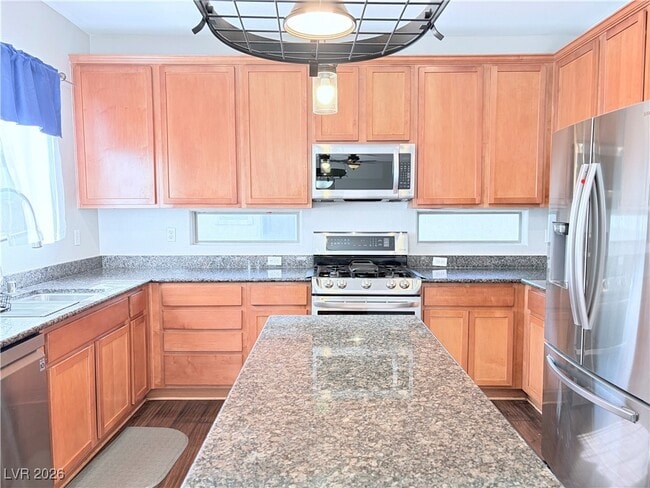 Foto del edificio - 3429 Hansa Ave