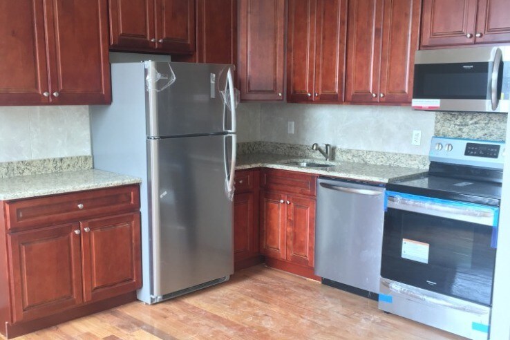 Foto principal - 39-10 63rd St