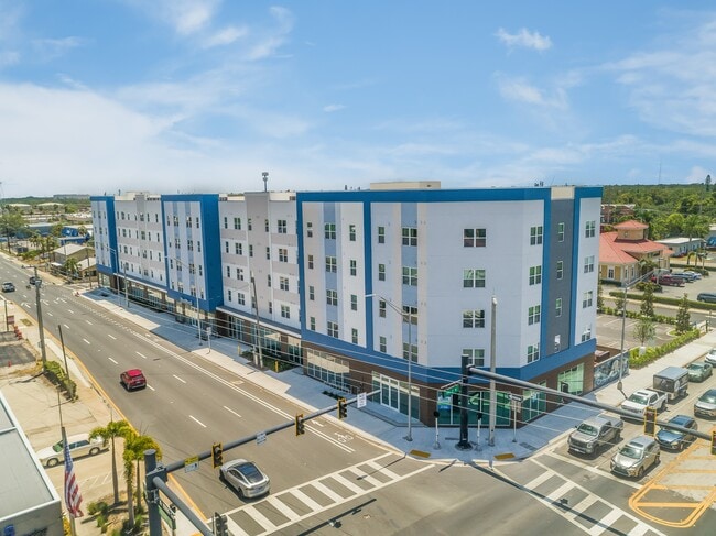 Building Photo - Riverview6