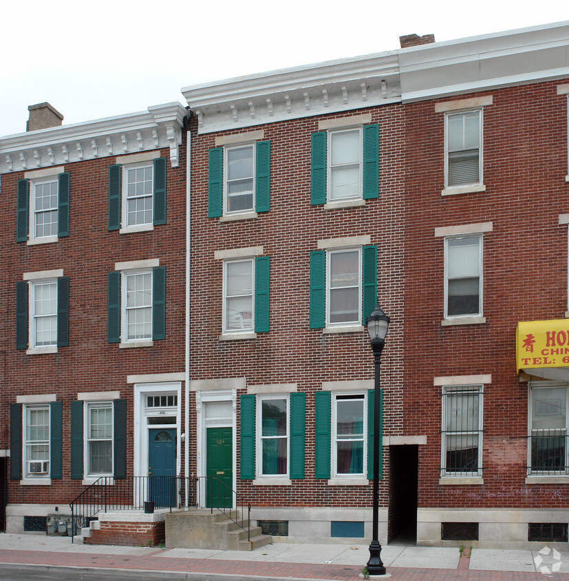 Primary Photo - 804 Dekalb St