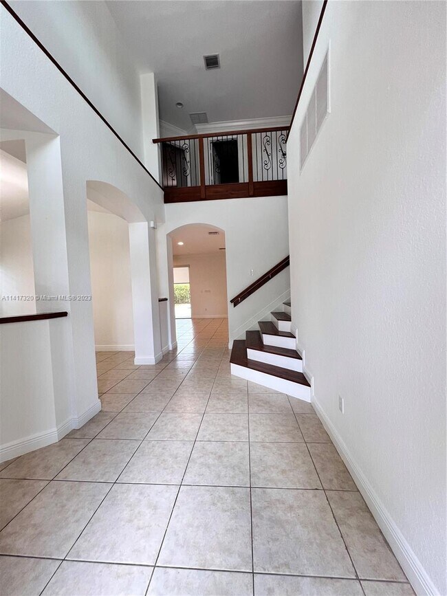 Building Photo - 19140 N Gardenia Ave