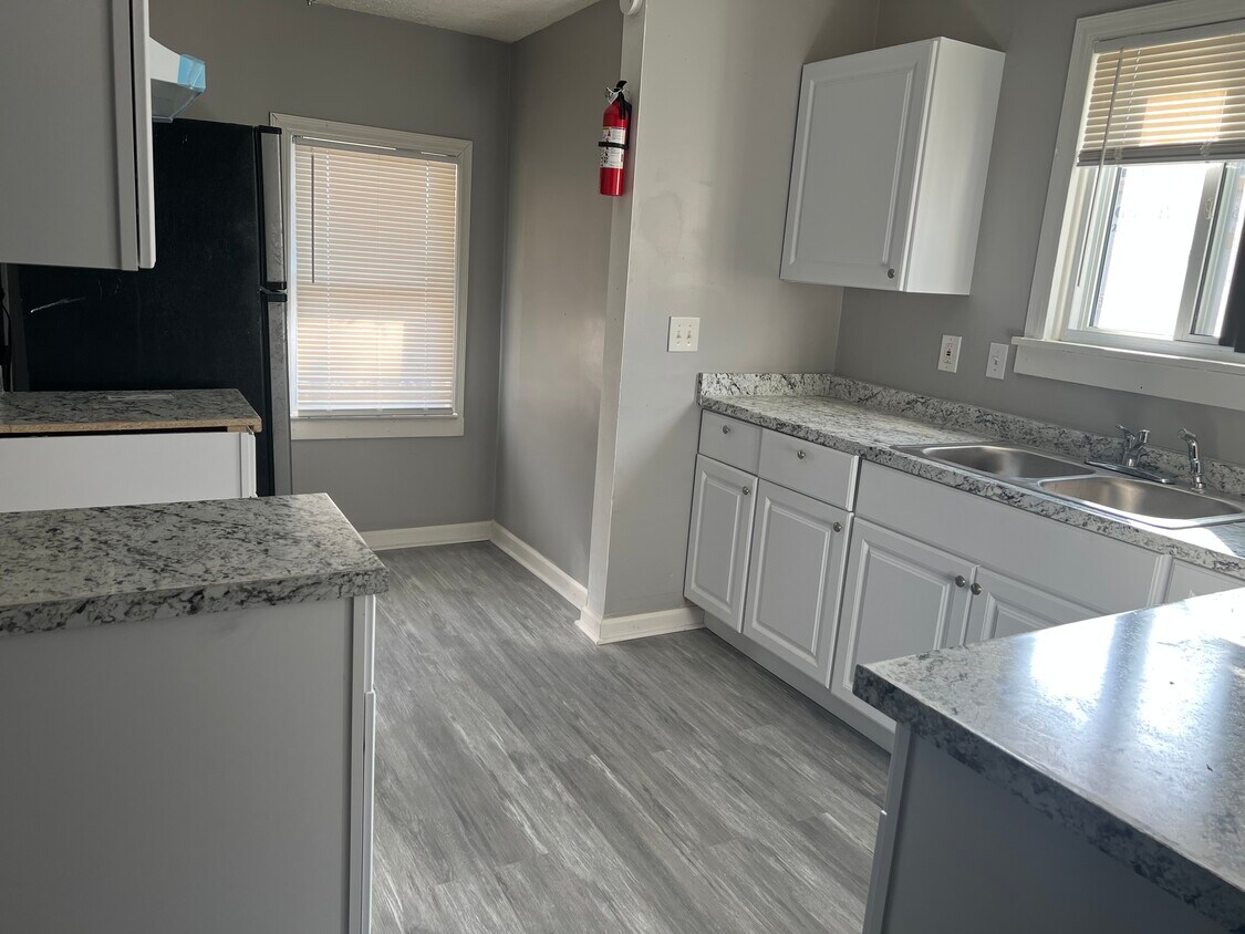 904 DuPont St, Flint, MI 48504 House Rental in Flint, MI