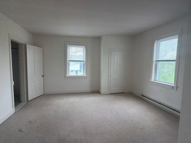 Dormitorio principal (4,42 m x 4,42 m) - 1334 S York St