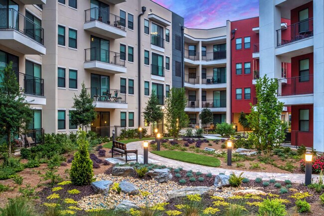Building Photo - 3290 Cobb Galleria Pkwy