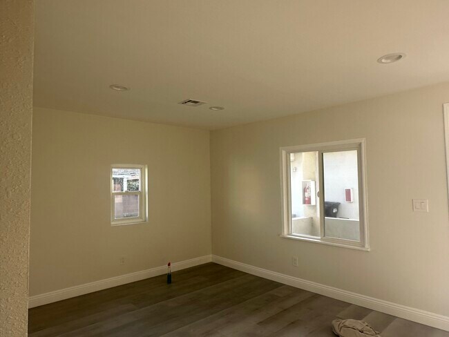 Living room - 128 Florence Ave