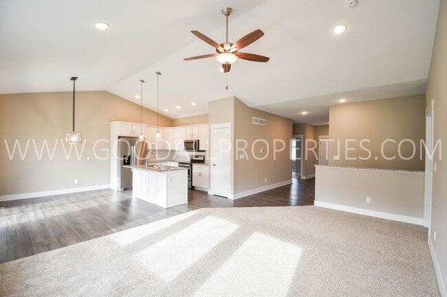 Building Photo - Clive 4 BR Ranch with a Finished lower level.