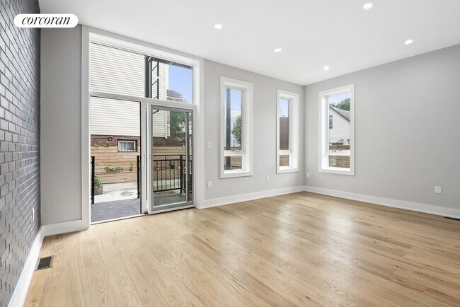 Building Photo - 906 Herkimer St