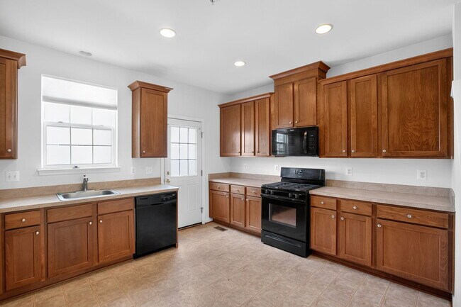 Building Photo - 23111 Foxglove Way
