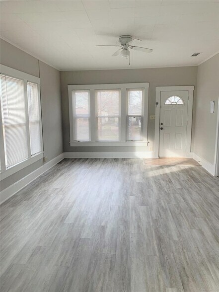 Foto del edificio - 520 E Day St