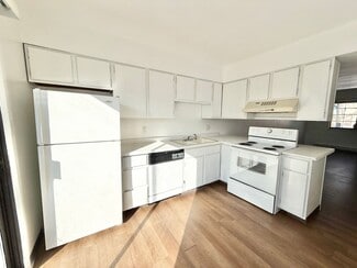 Building Photo - 49 Royal Crest Dr