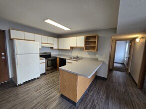 Building Photo - 60 Miller Ave SW