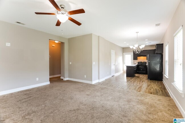 Foto del edificio - 140 GREENWOOD Cir