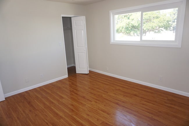 Building Photo - 12512 Doty Ave