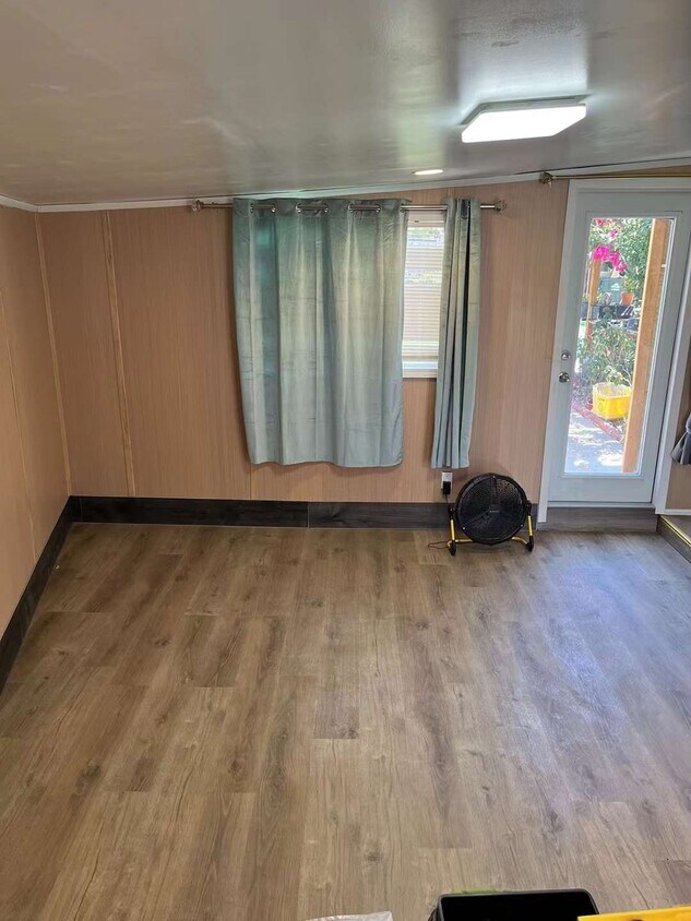 Have bed,desk,chairs,wardrobe - 1352 N Orange Ave