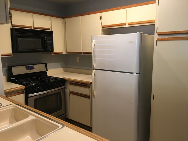 Building Photo - 5 Buckthorn