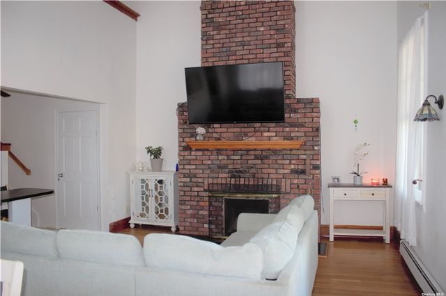 Foto del edificio - 163 Roosevelt Blvd