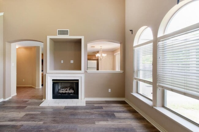 Building Photo - 1810 W Pflugerville Pkwy