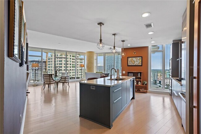 Foto del edificio - 175 1st St S