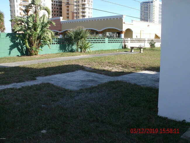 Building Photo - 2539 Coral Way E