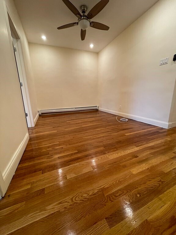 Building Photo - 45 School St