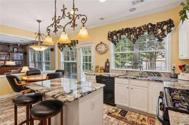 Building Photo - 15 Hawnley Trl