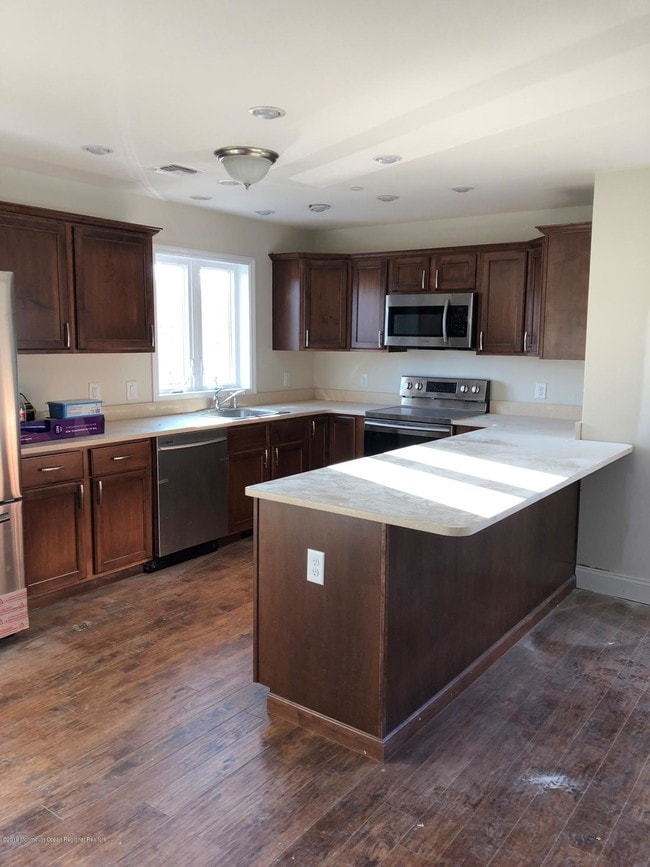 Building Photo - 179 First Ave