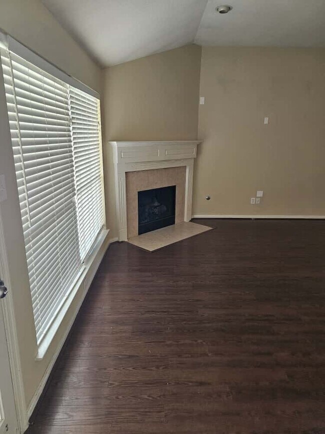 Foto del edificio - 17202 Timber Cliff Ct