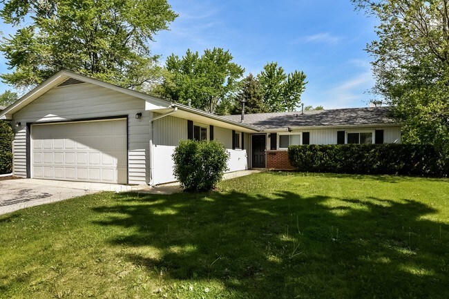 Foto del edificio - 1571 Birch Ave