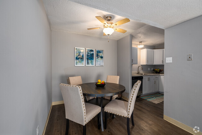 Magnolia - Dining Area - Park Meadows Apartments