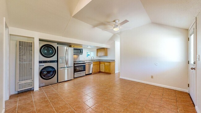 Building Photo - 3933 Finley Ave