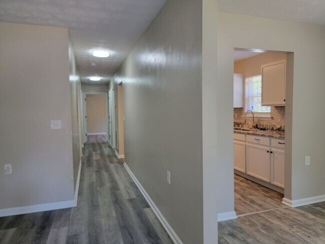 Foto del edificio - Intown Ranch - ADA Accessible Voucher Appr...